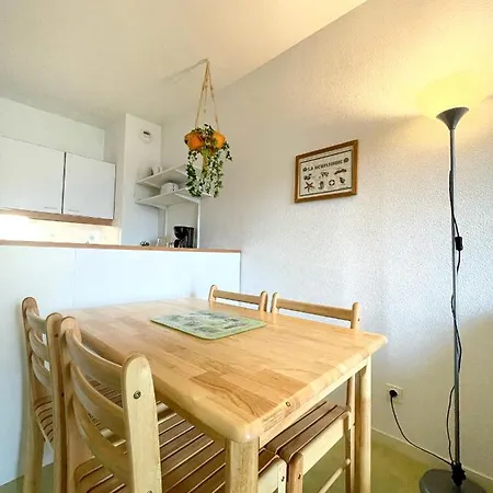 アパート Cozy With Swimming Pool, 3 Minutes From The Beach ディーブ・シュール・メール