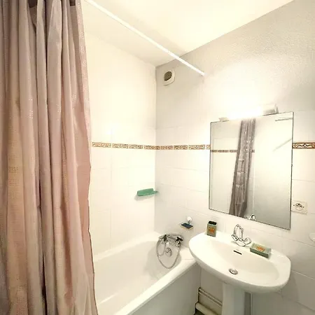 Cozy With Swimming Pool, 3 Minutes From The Beach ディーブ・シュール・メール
