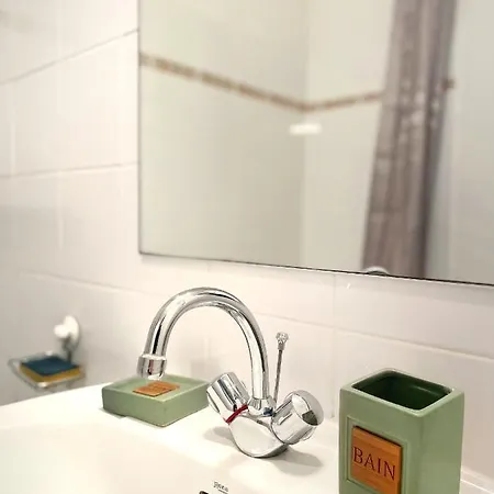 アパート Cozy With Swimming Pool, 3 Minutes From The Beach *